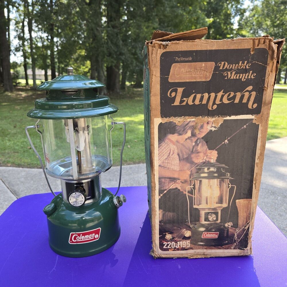 Vintage 1978 Green Coleman Double Mantle Gas Lantern Original Box Model 220J195